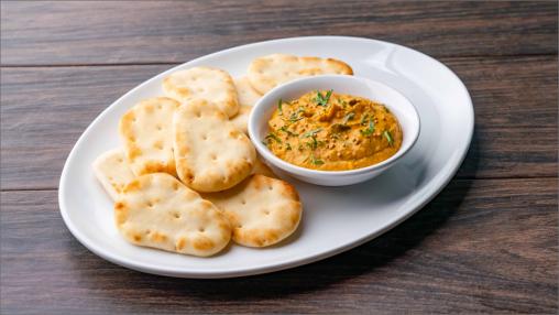 Hummus with Onion Naan Bread