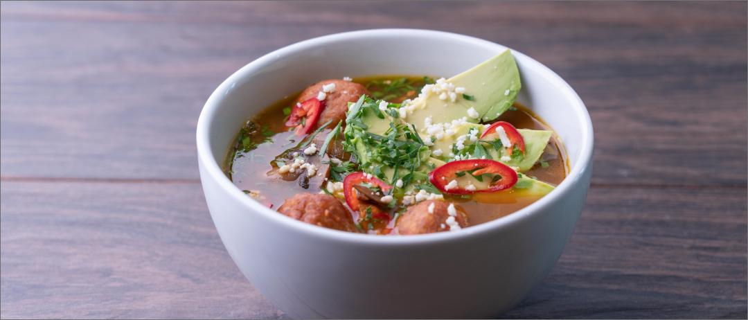 Vegetariana Sopa de Albondigas con Hongos (Vegetarian Meatball and Mushroom Soup)